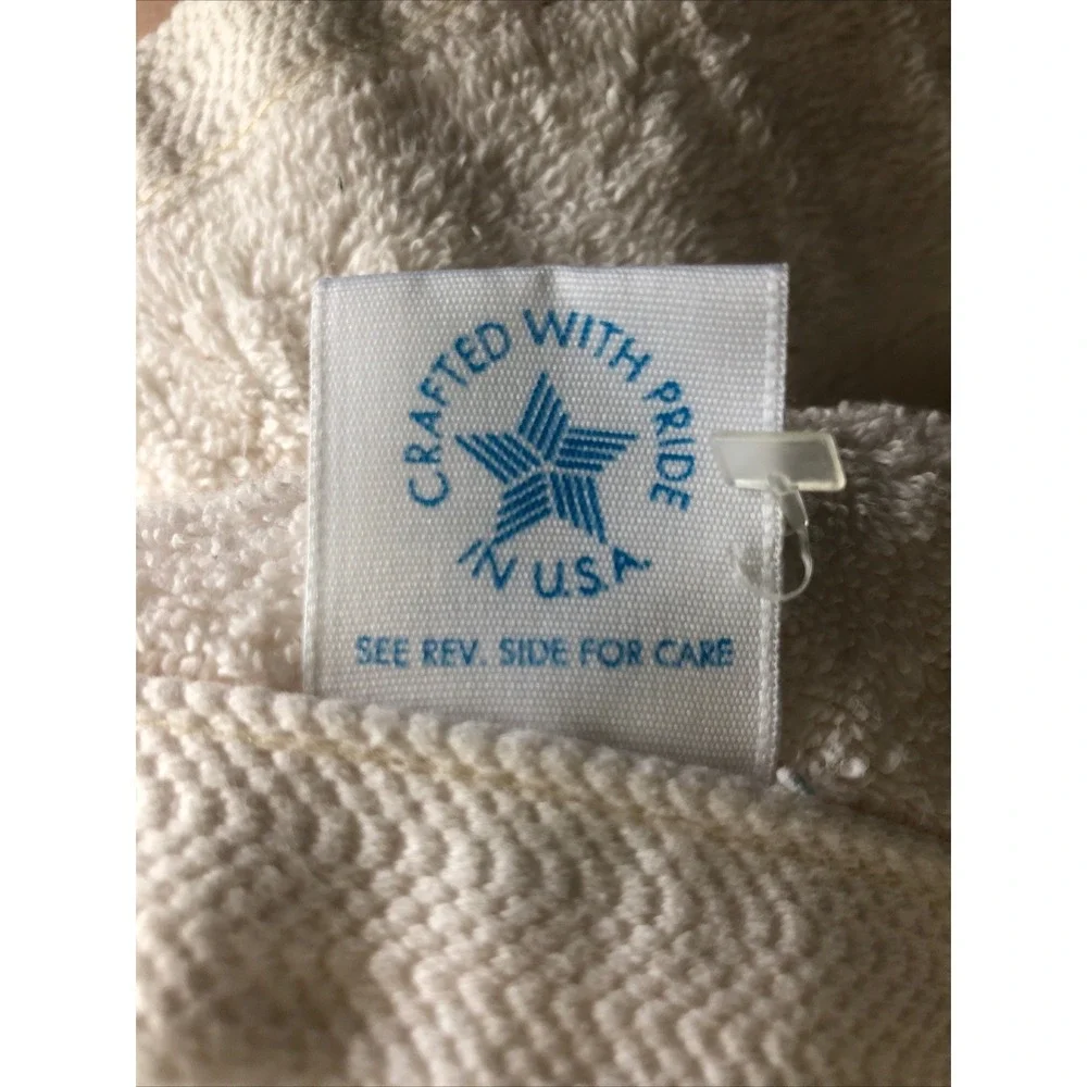 Vintage Decorative  Bath  Towel Ivory Lace Soft Fluffy Granny Cottagecore USA